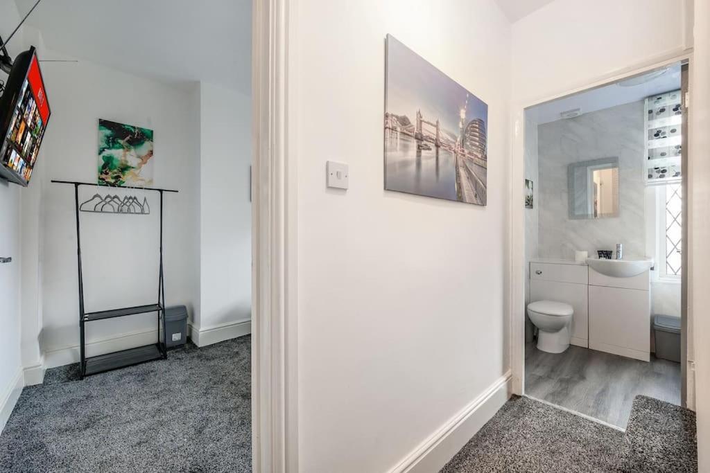 -16Pt- For Your Relaxed & Cosy Stay & Free Parking Leeds  Esterno foto